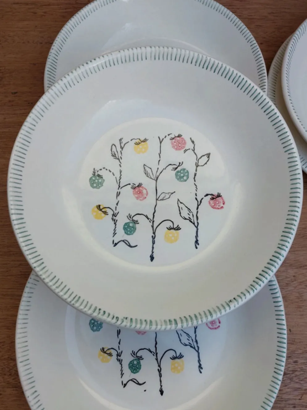 4 assiettes creuses céramique ancienne