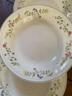 3 assiettes creuses fleuries English garden