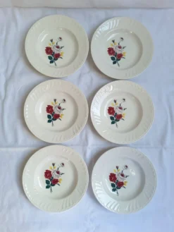 Assiettes creuses à fleurs
