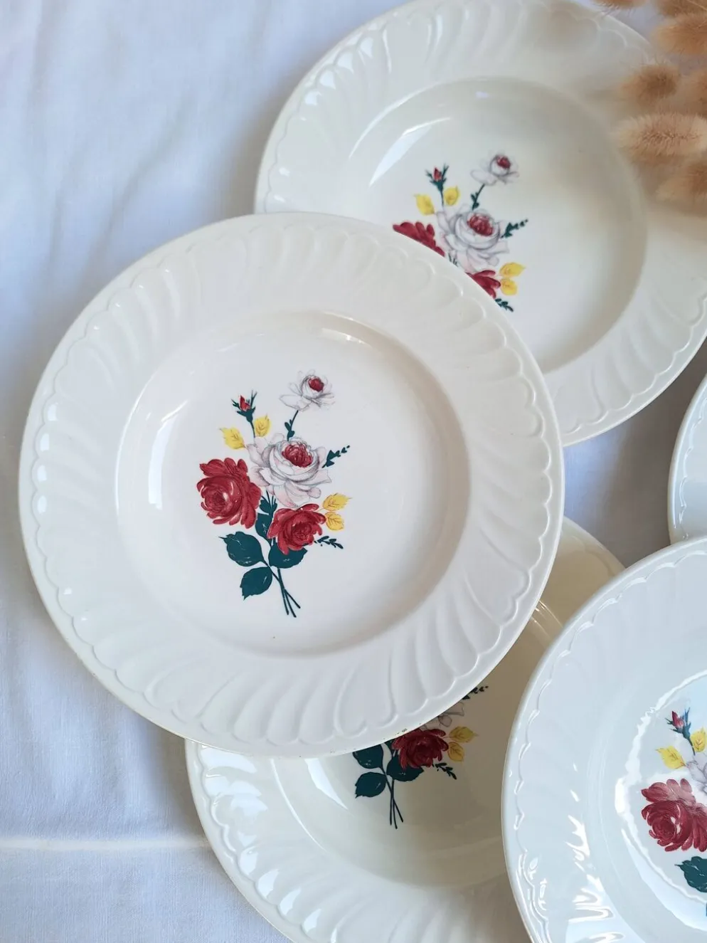 Assiettes creuses à fleurs