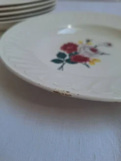 Assiettes creuses à fleurs