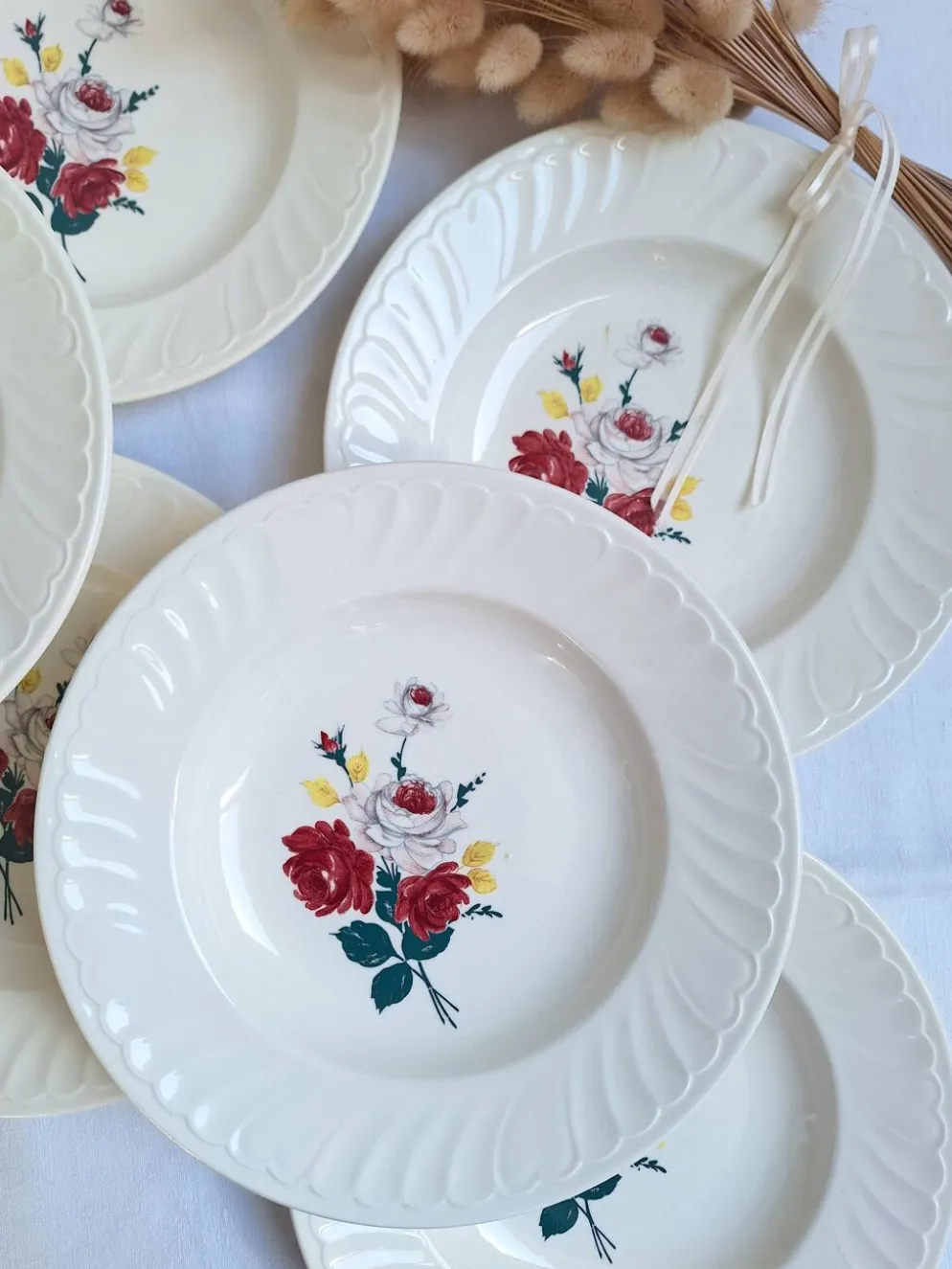 Assiettes creuses à fleurs