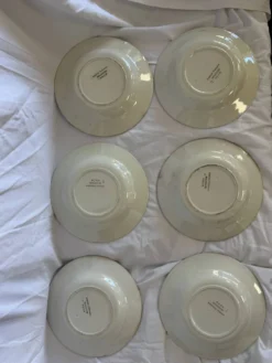 Assiettes creuses à fleurs