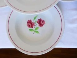 4 assiettes creuses K et G Luneville modèle Rose Mai