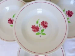 4 assiettes creuses K et G Luneville modèle Rose Mai