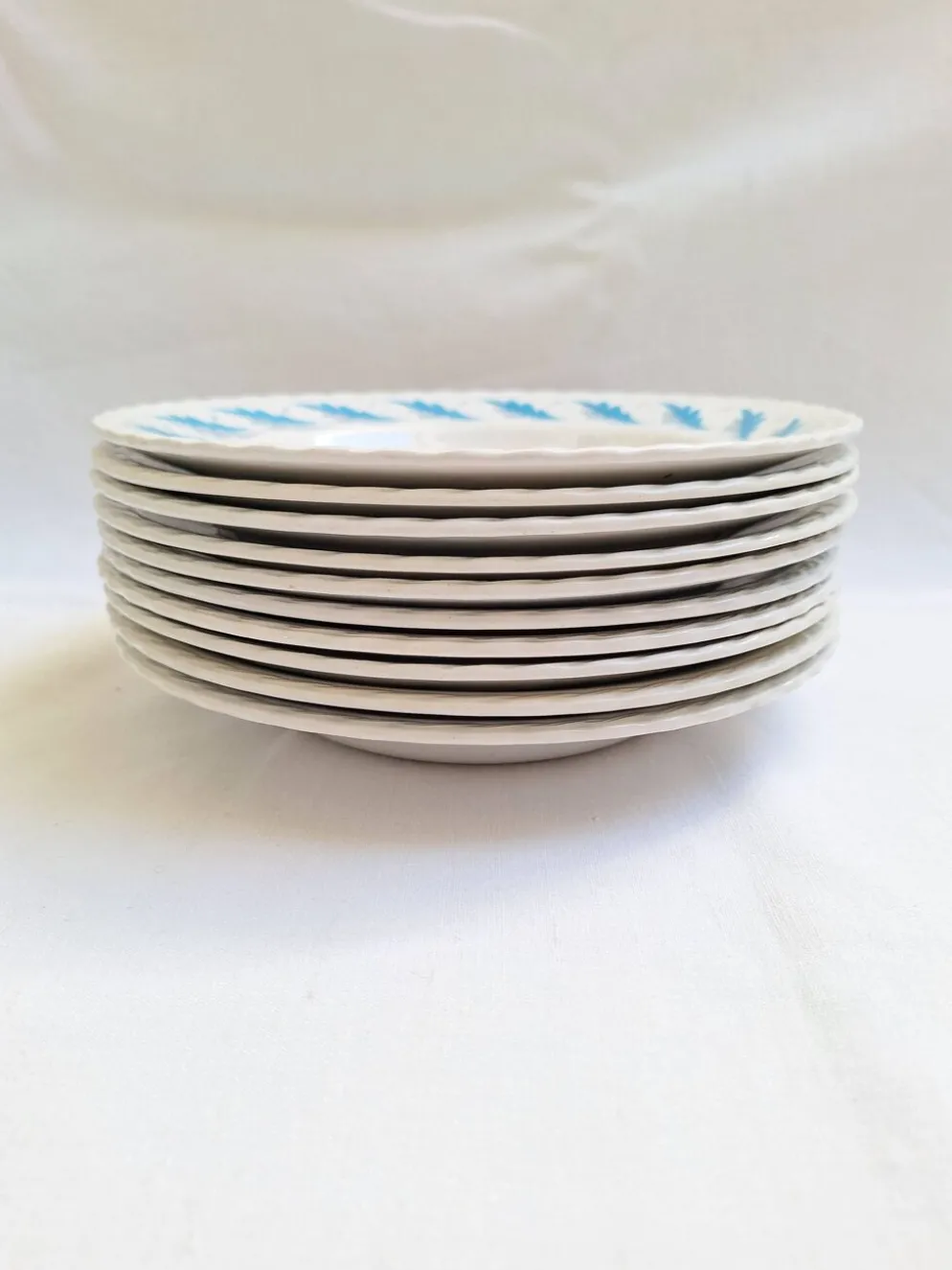Assiettes creuses l'amandinoise feuilles de chêne bleu vintage