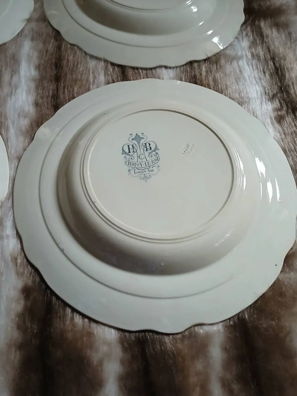 6 assiettes creuses "Louis XIII " Choisy le Roi