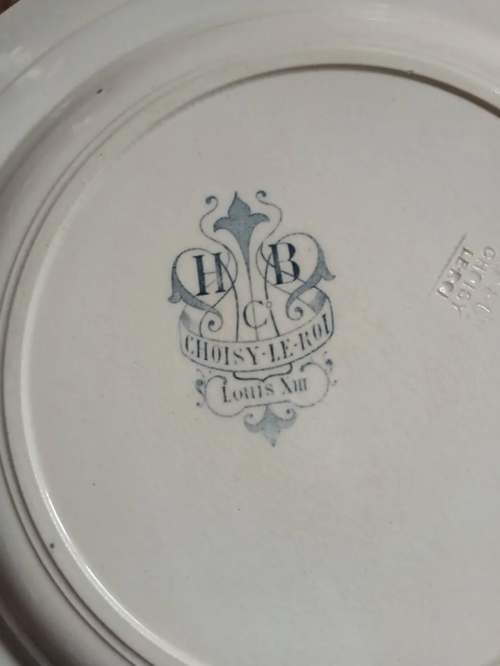 6 assiettes creuses "Louis XIII " Choisy le Roi