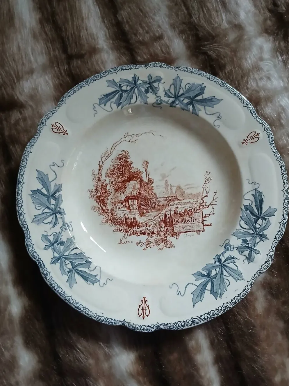 6 assiettes creuses "Louis XIII " Choisy le Roi