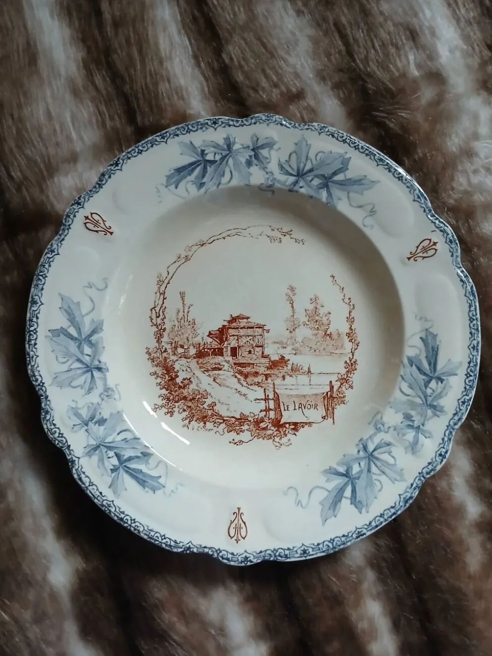 6 assiettes creuses "Louis XIII " Choisy le Roi