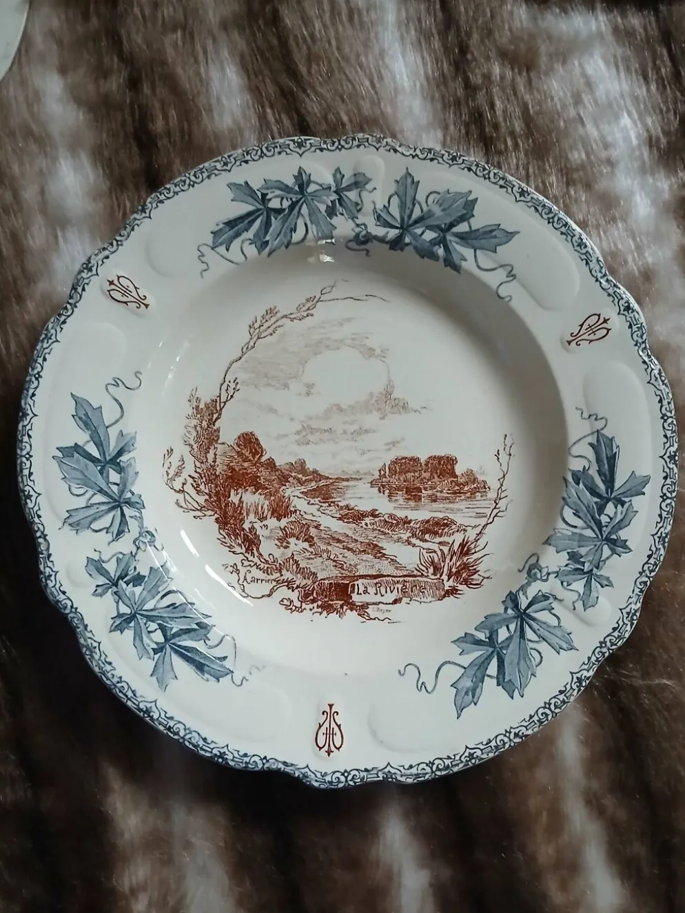 6 assiettes creuses "Louis XIII " Choisy le Roi
