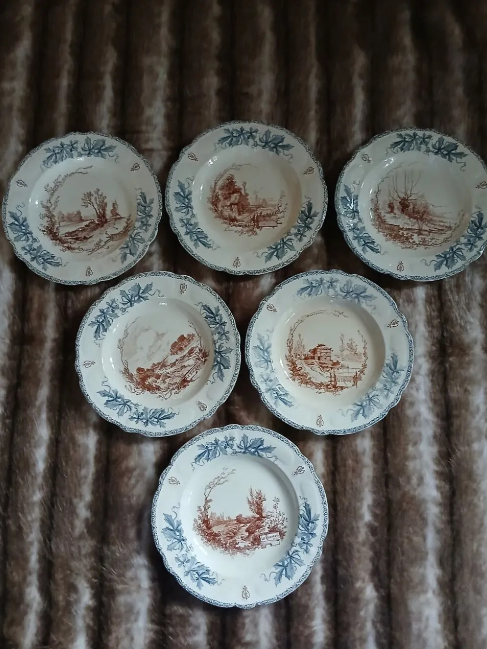 6 assiettes creuses "Louis XIII " Choisy le Roi