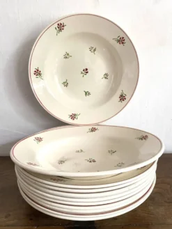 Assiettes creuses Niderviller décor rouge et vert