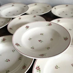 Assiettes creuses Niderviller décor rouge et vert