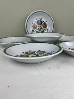 6 assiettes creuses peintes à la main
