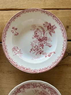 Assiettes creuses roses