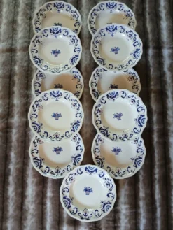 11 assiettes creuses 