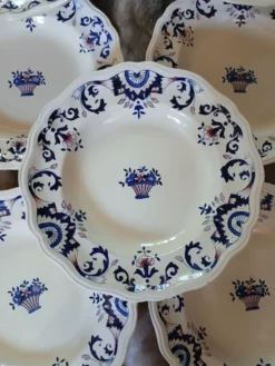 11 assiettes creuses 