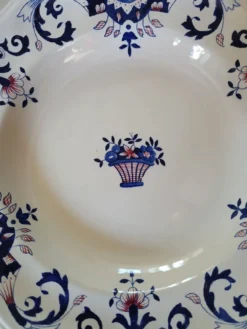 11 assiettes creuses 