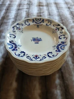 11 assiettes creuses 