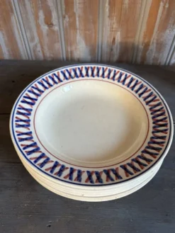 6 assiettes creuses Saint-Amand 1930