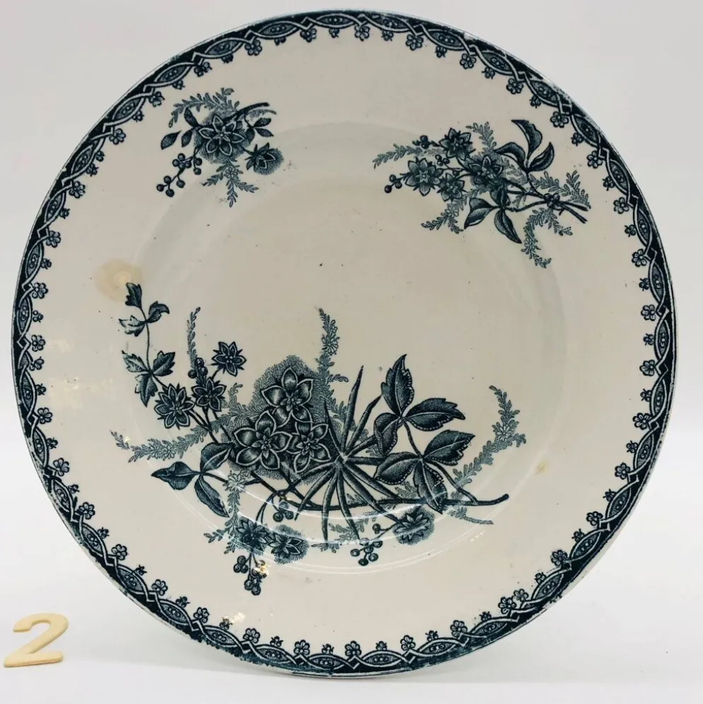 4 Assiettes creuses “St-Amandinoise " Modèle « Margot»