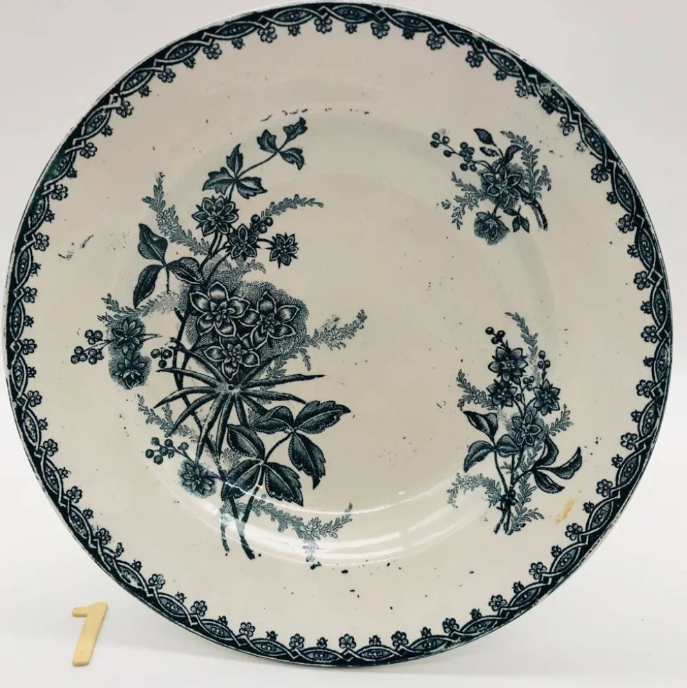 4 Assiettes creuses “St-Amandinoise " Modèle « Margot»