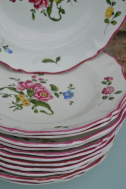 12 assiettes creuses Vieux Saint Amand 1713