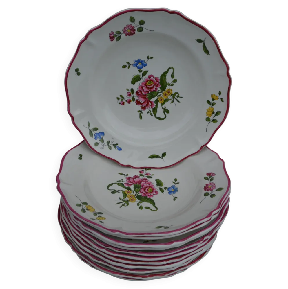 12 assiettes creuses Vieux Saint Amand 1713