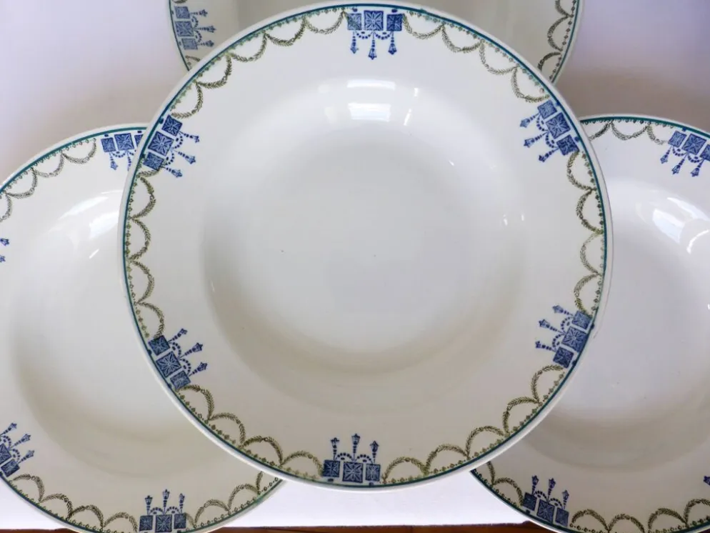 4 assiettes creuses vintage de St Amand 220643