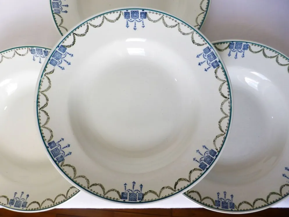 4 assiettes creuses vintage de St Amand 220628