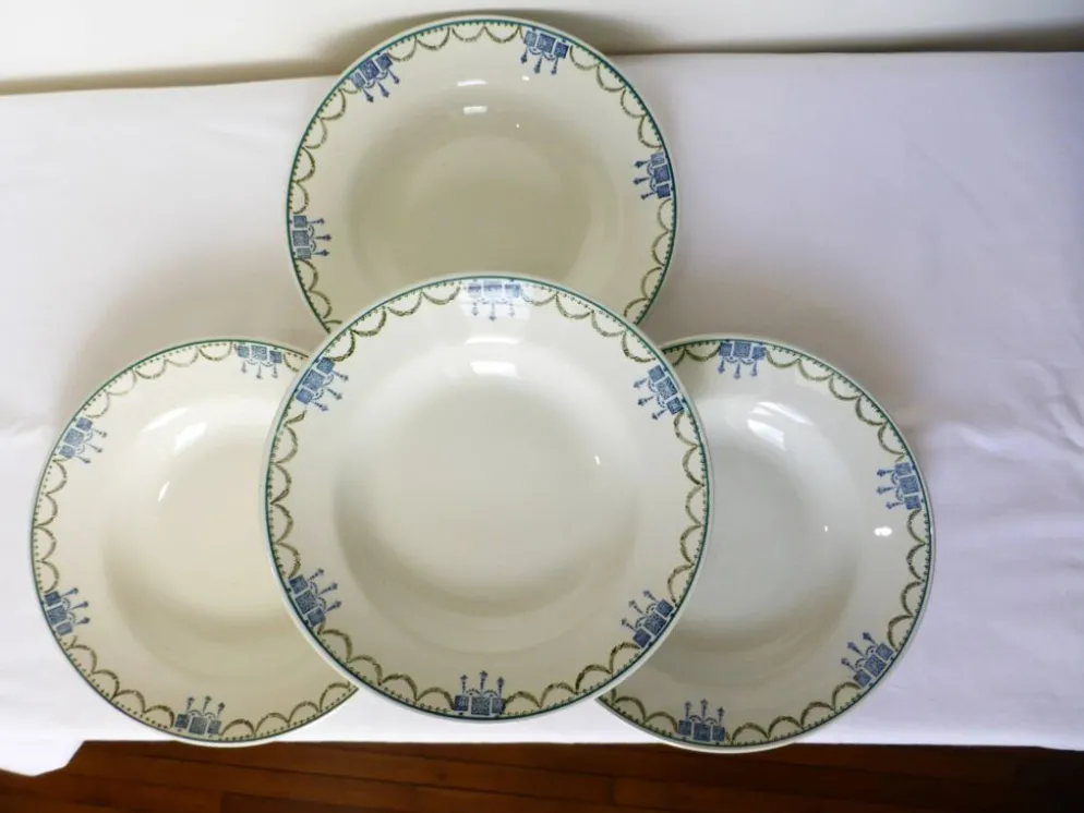 4 assiettes creuses vintage de St Amand 220628