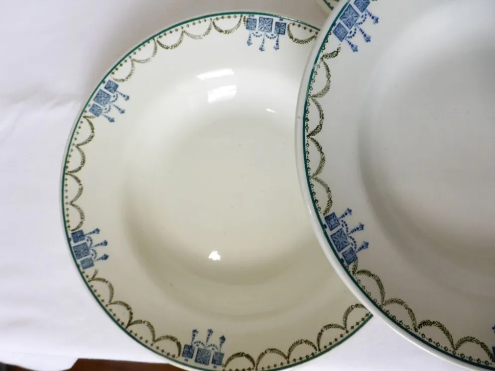 4 assiettes creuses vintage de St Amand 220628