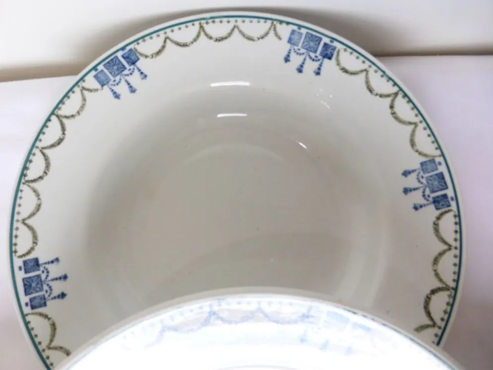4 assiettes creuses vintage de St Amand 220625