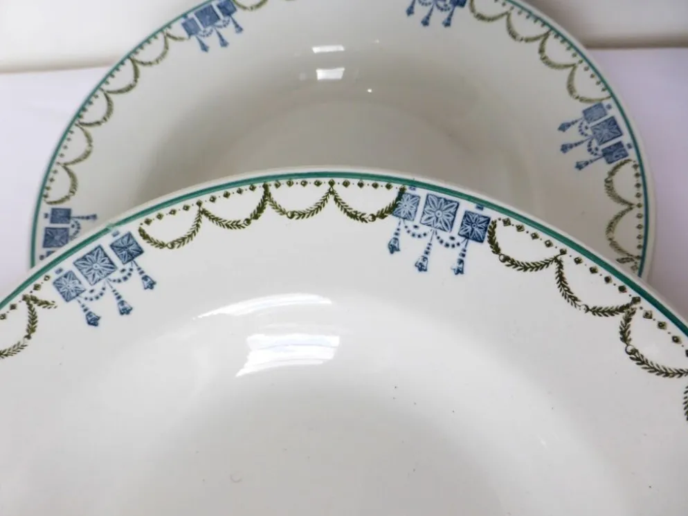 4 assiettes creuses vintage de St Amand 220625