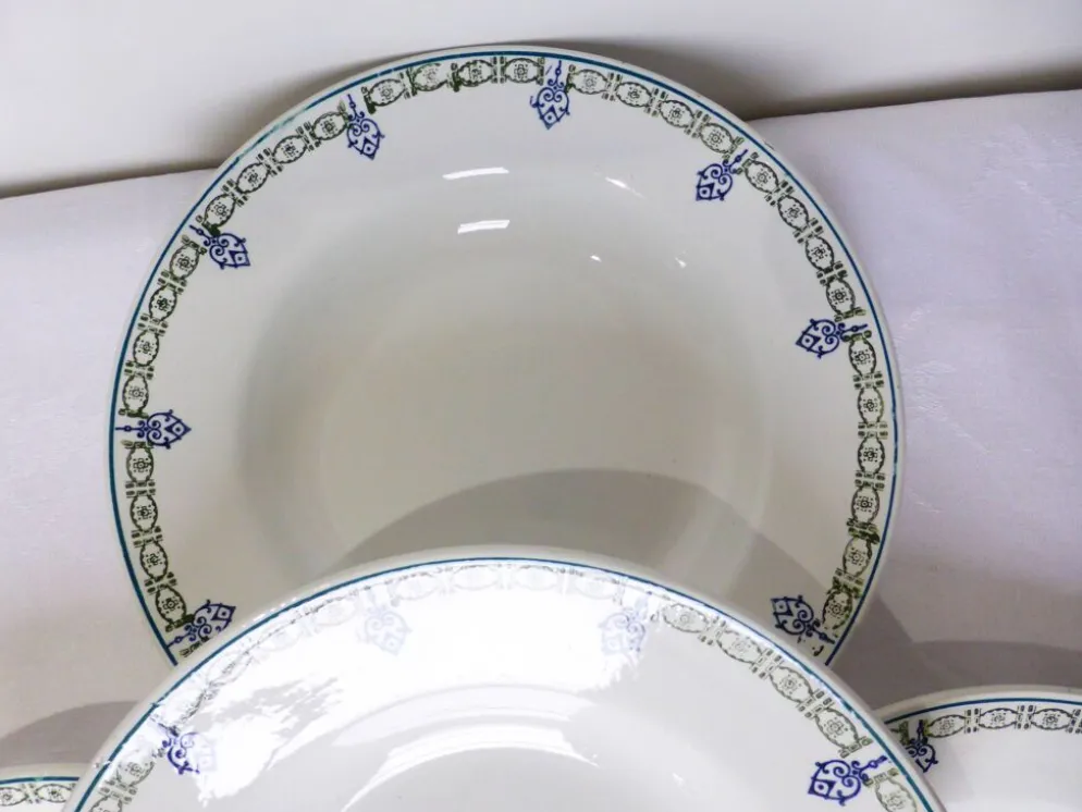 4 assiettes creuses vintage de St Amand 211239