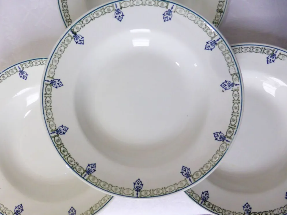 4 assiettes creuses vintage de St Amand 211239
