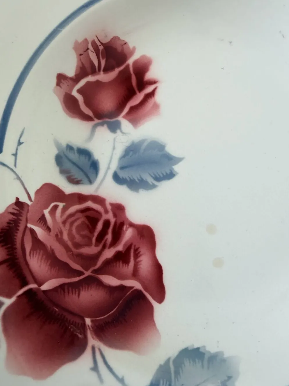 3 assiettes creuses vintage en pêle mêle 220637