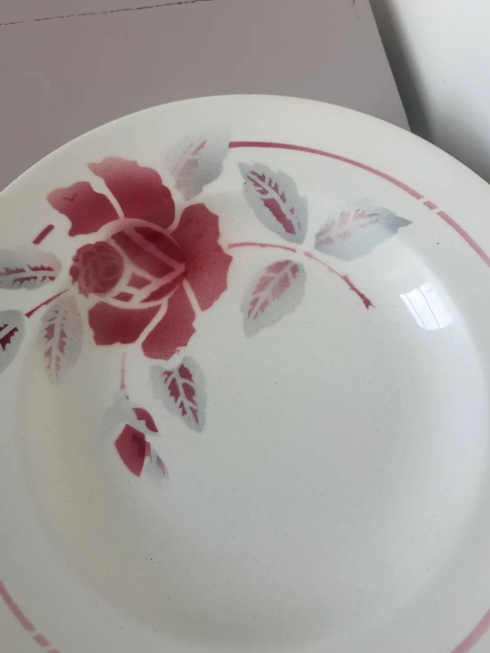 3 assiettes creuses vintage en pêle mêle 220637