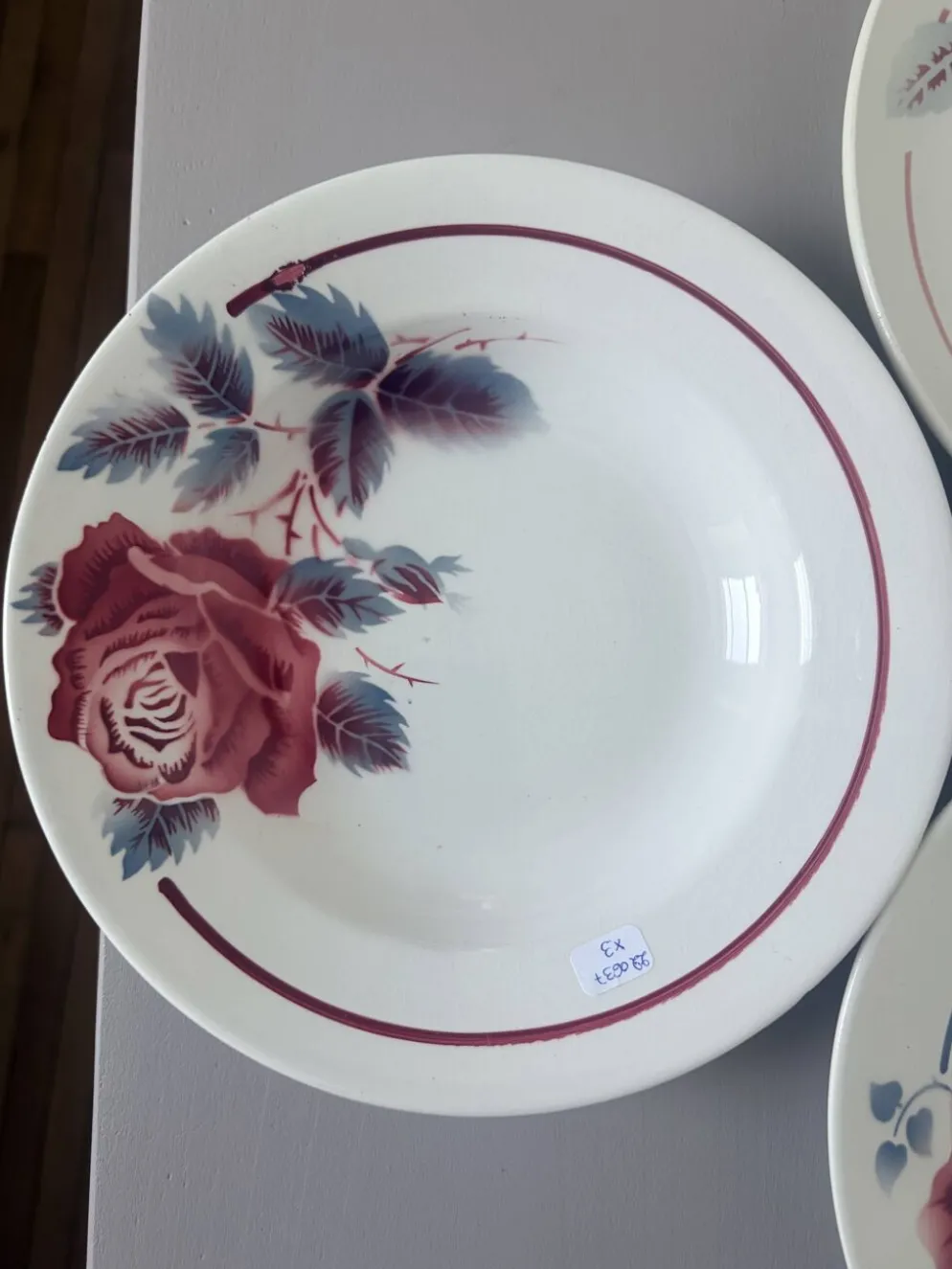 3 assiettes creuses vintage en pêle mêle 220637