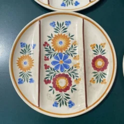 Assiettes décor floral peint Printemps