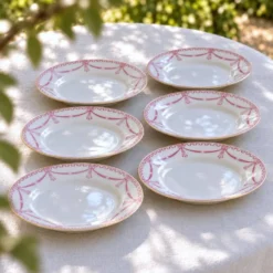 6 assiettes de 1890 signées Carl Tielsch