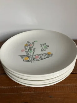 6 assiettes à dessert