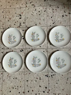 6 assiettes à dessert