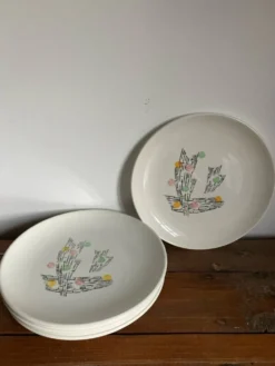 6 assiettes à dessert