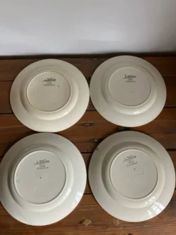 4 assiettes à dessert