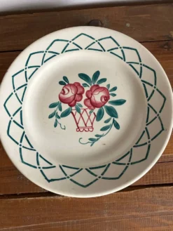 4 assiettes à dessert