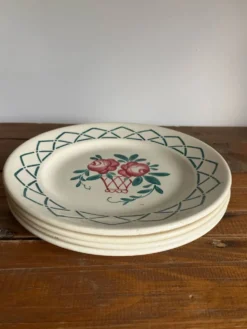 4 assiettes à dessert