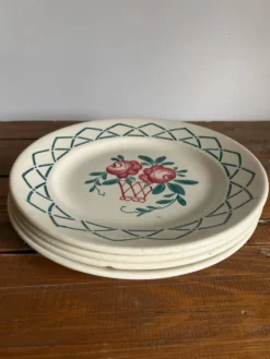 4 assiettes à dessert