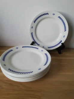 6 assiettes à dessert